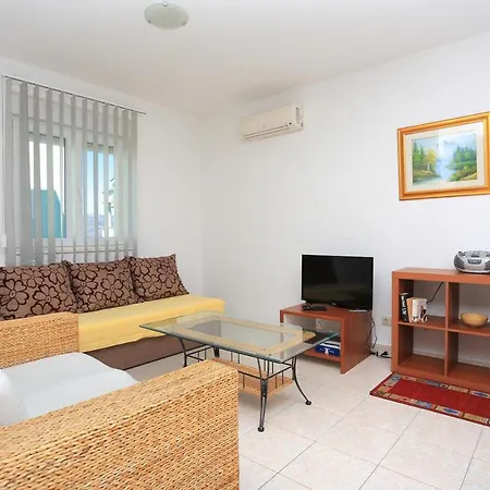 Apartment Mastrinka 11717b