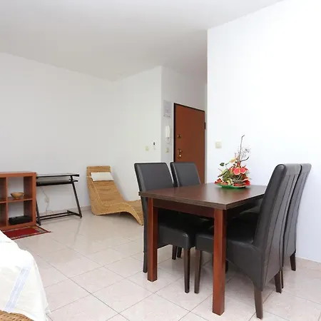Apartment Mastrinka 11717b Trogir